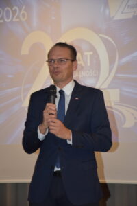 Relacja z Jubileuszu XX-lecia Polskiej Izby Gospodarczej Ośrodków Szkolenia Kierowców 56 DSC 9353